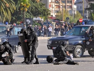 Συγκλονιστική περιγραφή ομογενούς: «Οι Αλβανοί μας έσυραν στο τμήμα και μας ανέκριναν επί δέκα ώρες»